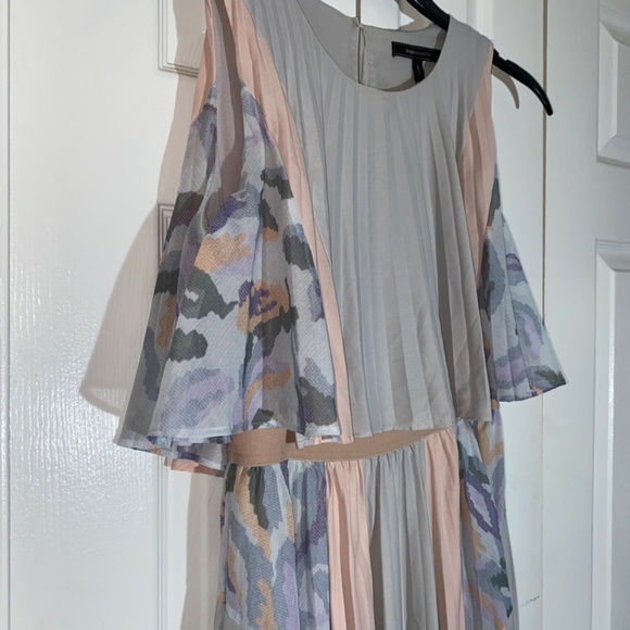 BCBGMaxAzria Blush and Gray Patterned Midi Dress - Picture 4 of 7